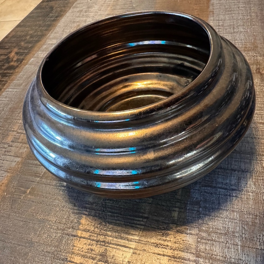 Haeger metallic bronze glazed ribbed beehive Planter Ceramic Bowl - Picture 4 of 9